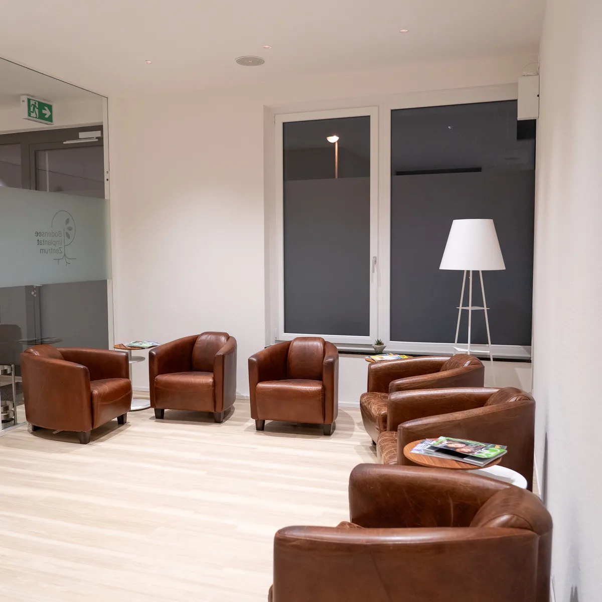Waiting area at Bodensee Implantat Zentrum